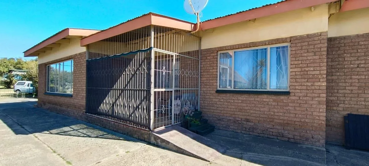 3 Bedroom House for sale in Oranjeville