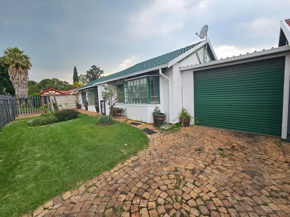 3 Bedroom House for sale in Huntingdon