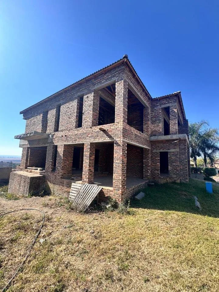 5 Bedroom House for sale in Hoeveld Park