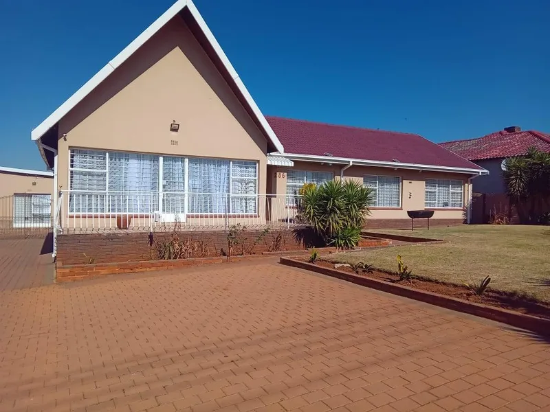 4 Bedroom House in Alberton