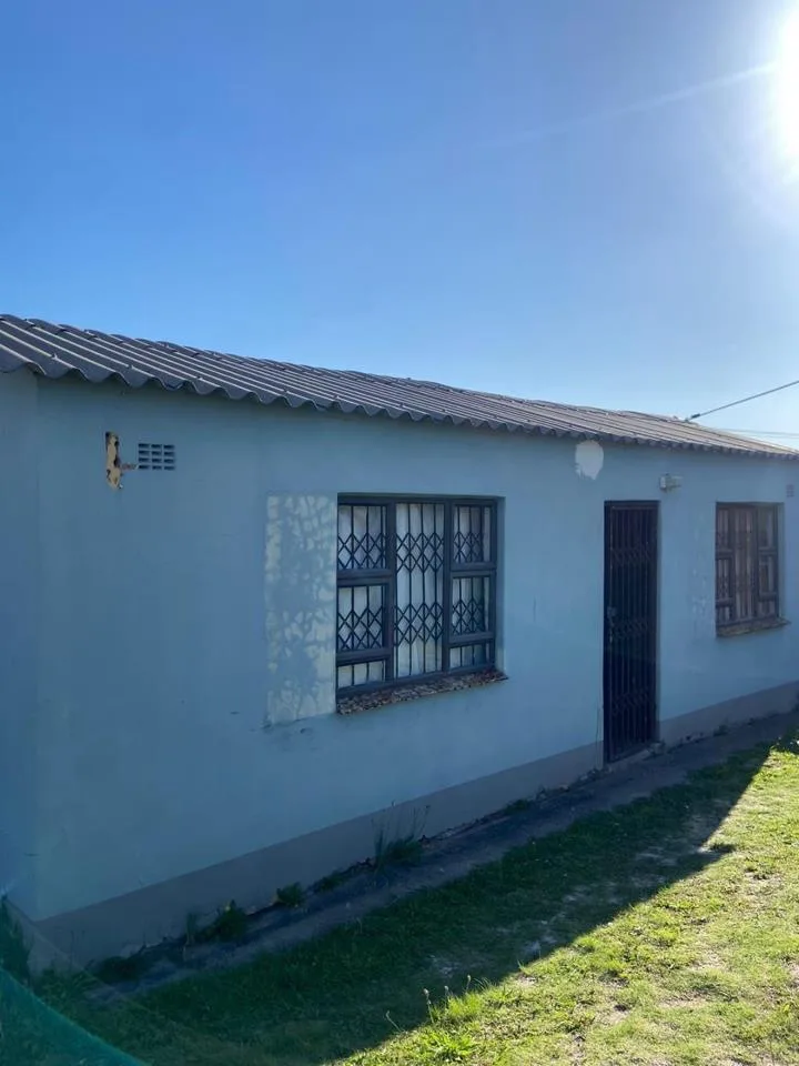 2 Bedroom House for sale in Mdantsane Nu 3