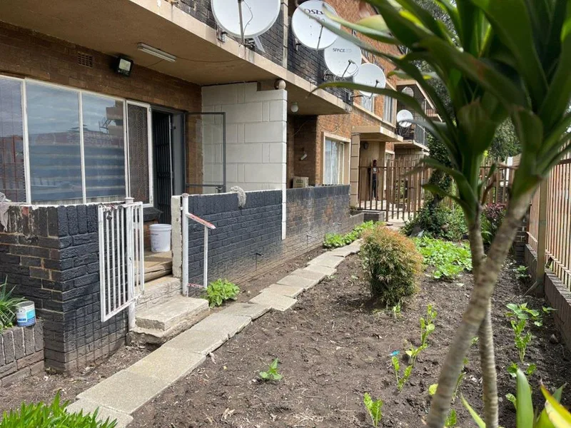 2 Bedroom Apartment / flat for sale in Cason
