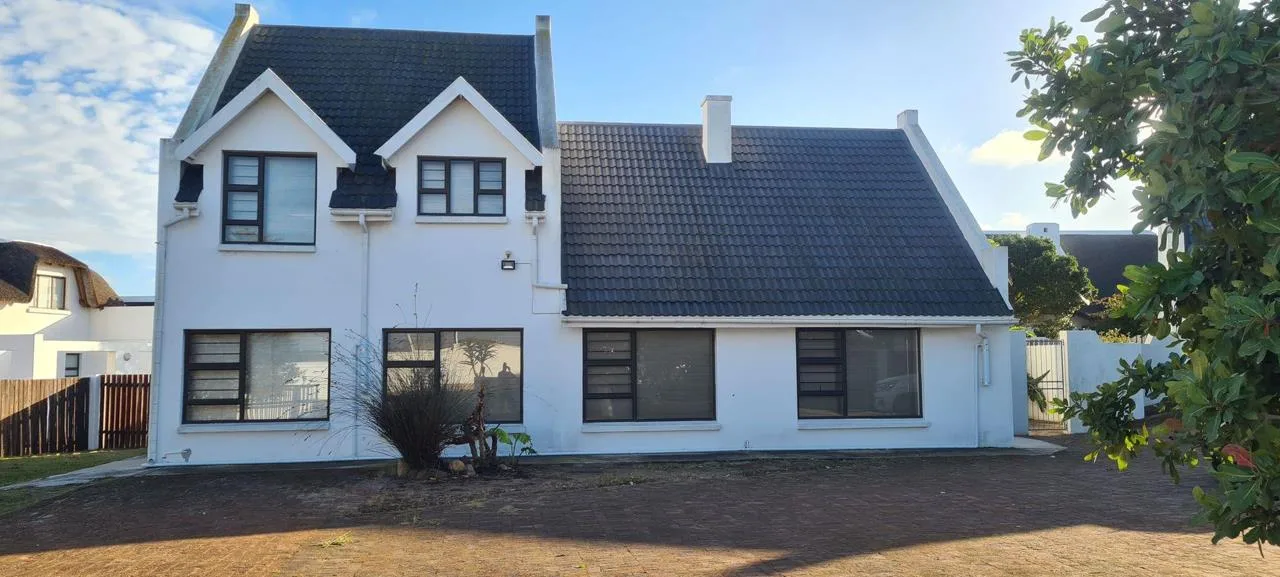 5 Bedroom House to rent in St Francis Bay Village