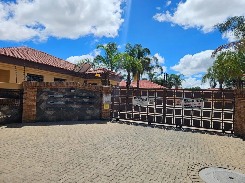 3 Bedroom House for sale in Hillcrest