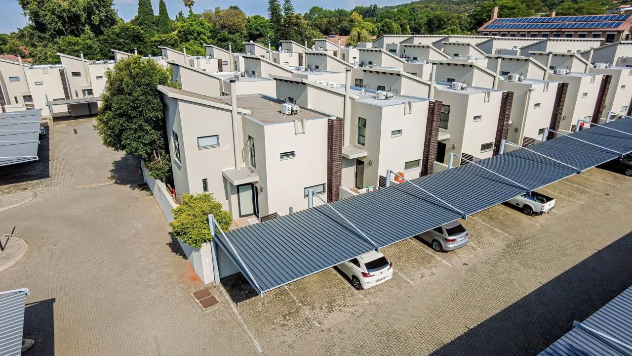 3 Bedroom Townhouse for sale in Die Wilgers