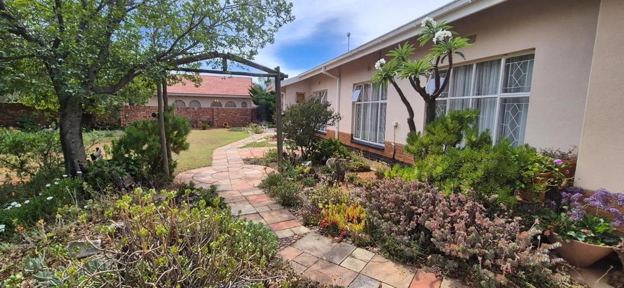 4 Bedroom House for sale in Carters Glen