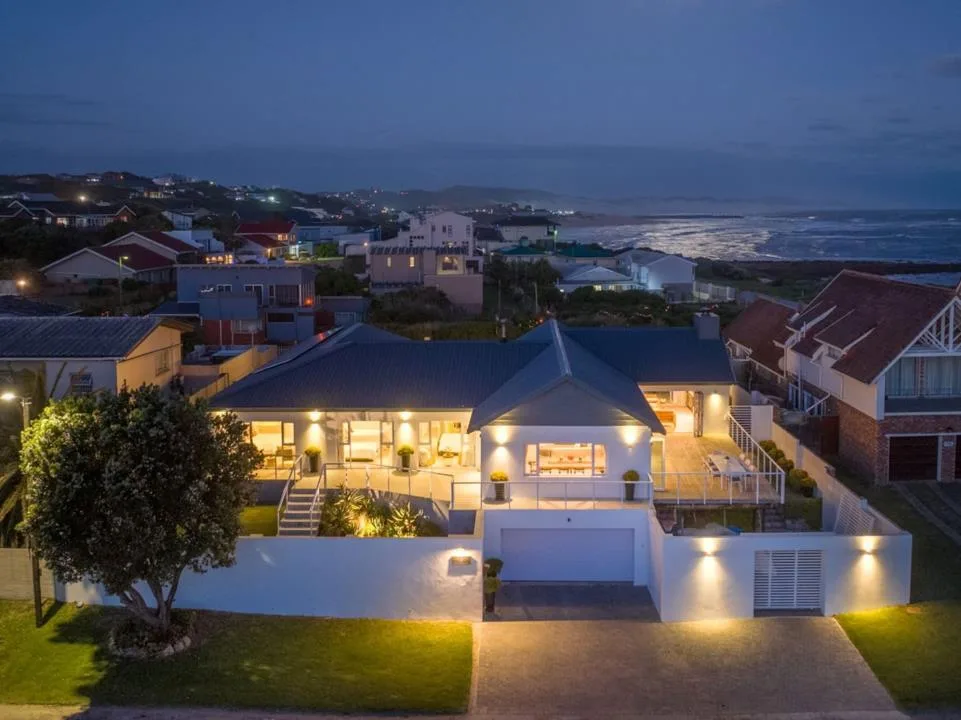 4 Bedroom House for sale in West Beach
