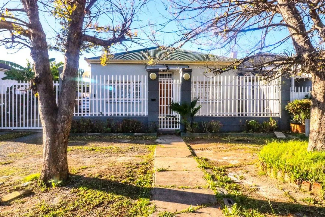 3 Bedroom House for sale in Top Town