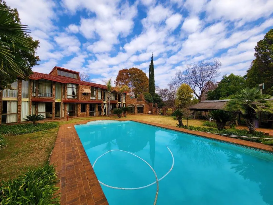 5 Bedroom House for sale in Vyfhoek