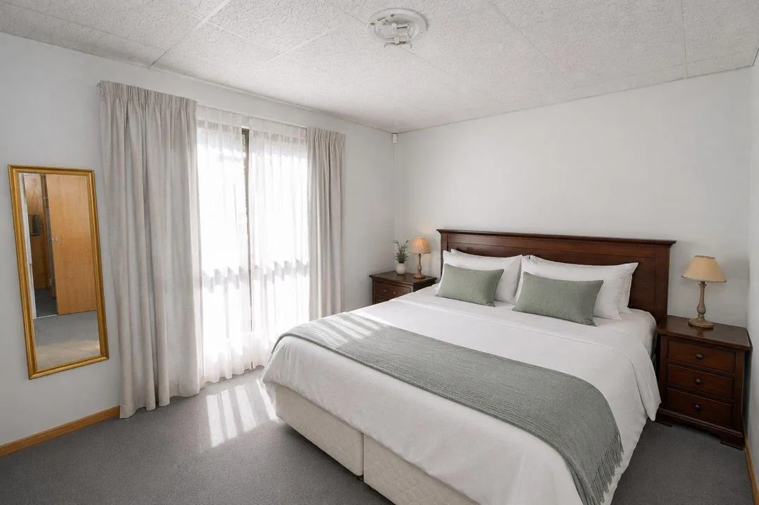 2 Bedroom House for sale in Langenhovenpark