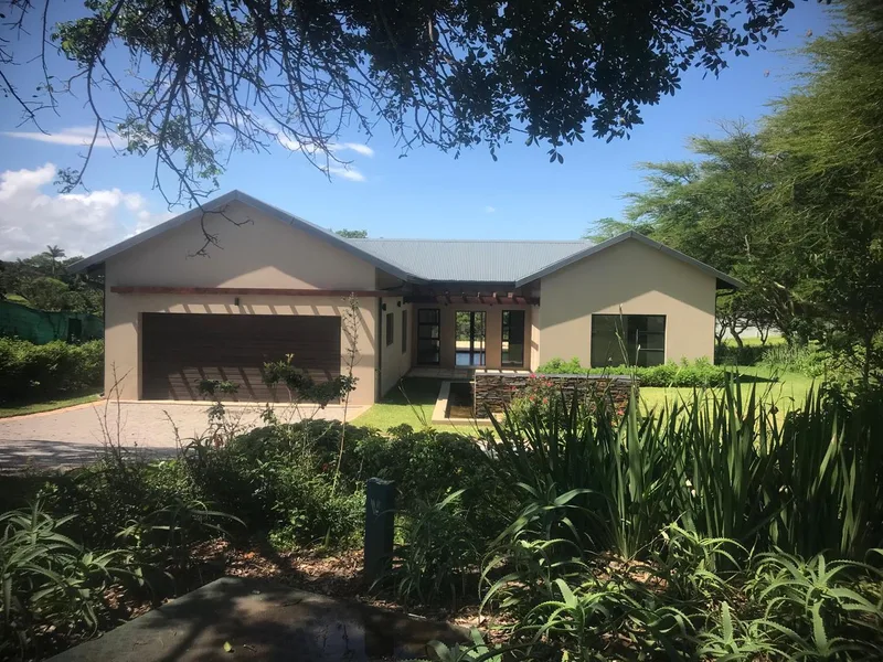 5 Bedroom House in Zinkwazi Beach