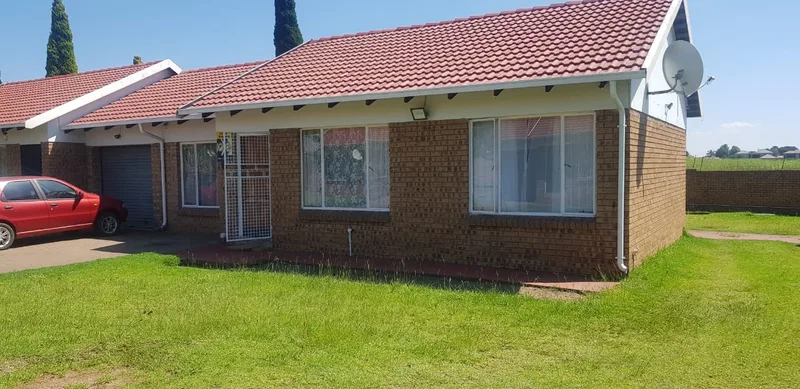 2 Bedroom Townhouse for sale in Reyno Ridge