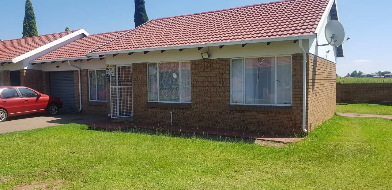 2 Bedroom Townhouse for sale in Reyno Ridge