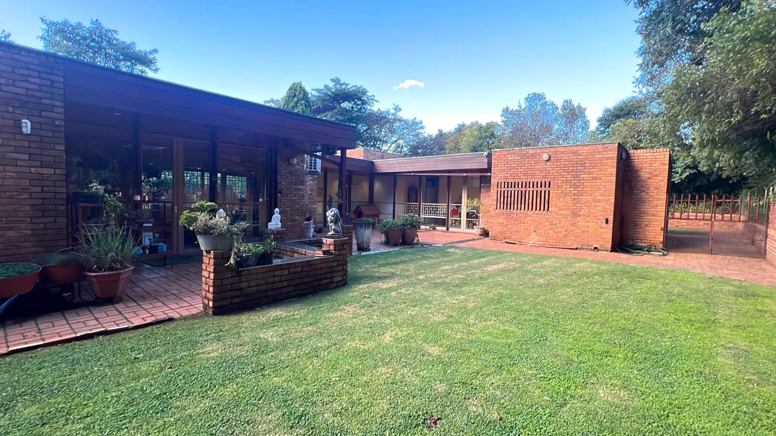 Property for sale in Alan Manor