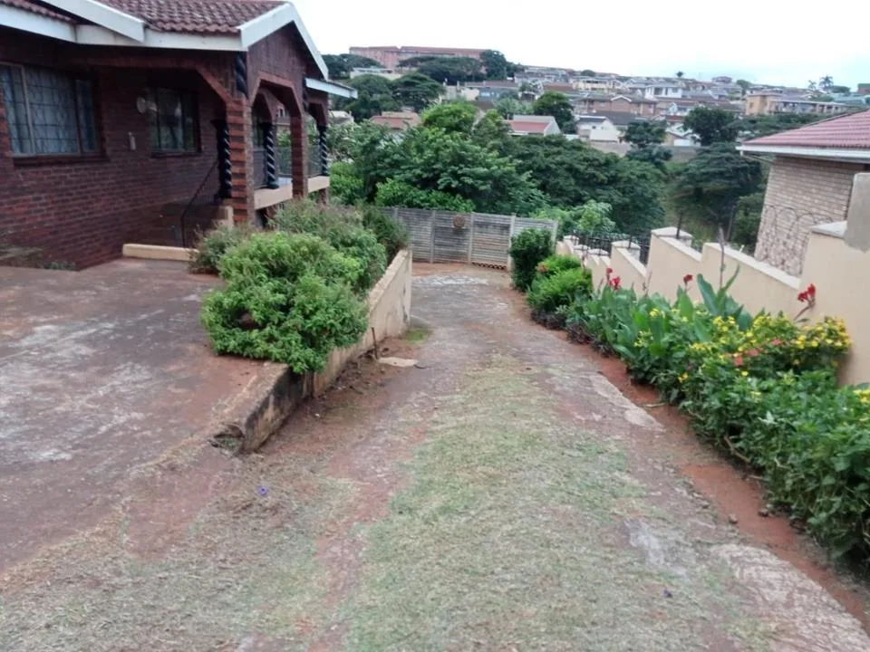 4 Bedroom House for sale in Lotus Park