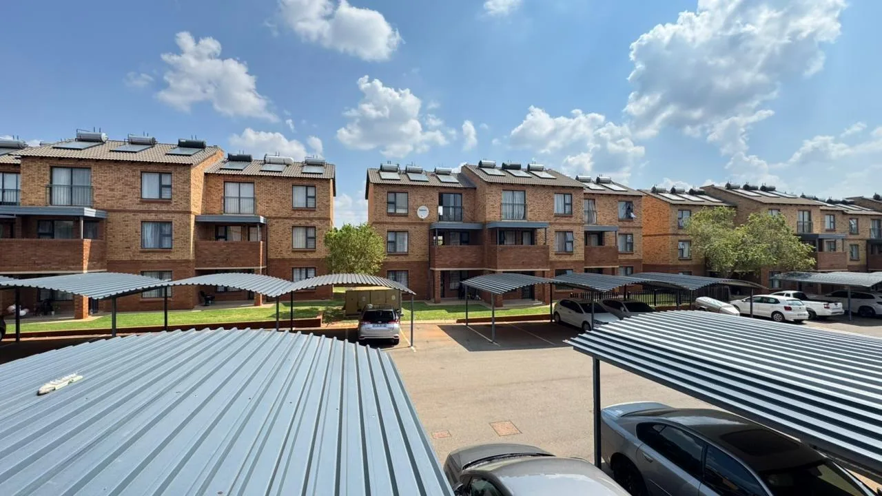 2 Bedroom Apartment / flat to rent in Olympus AH