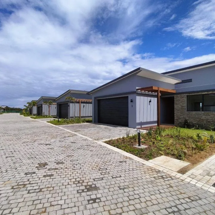 3 Bedroom Townhouse for sale in New Salt Rock City