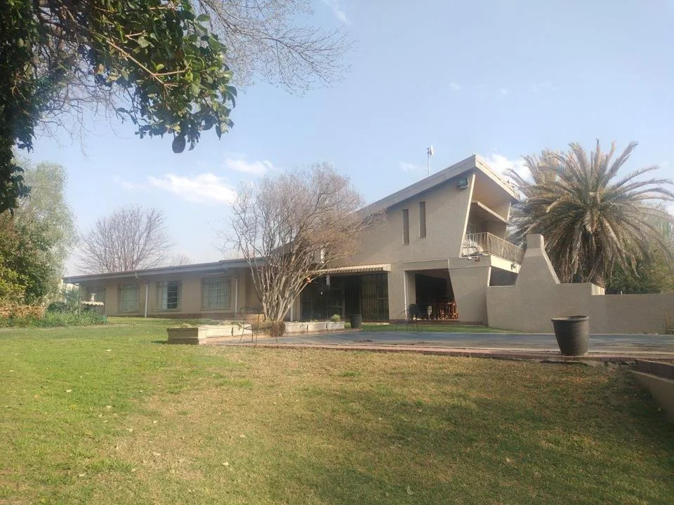 4 Bedroom House for sale in Roodewal
