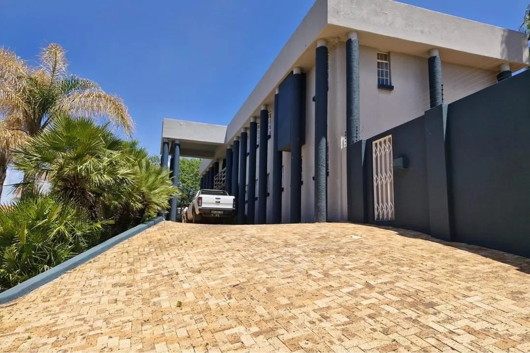 5 Bedroom House for sale in Wilkoppies