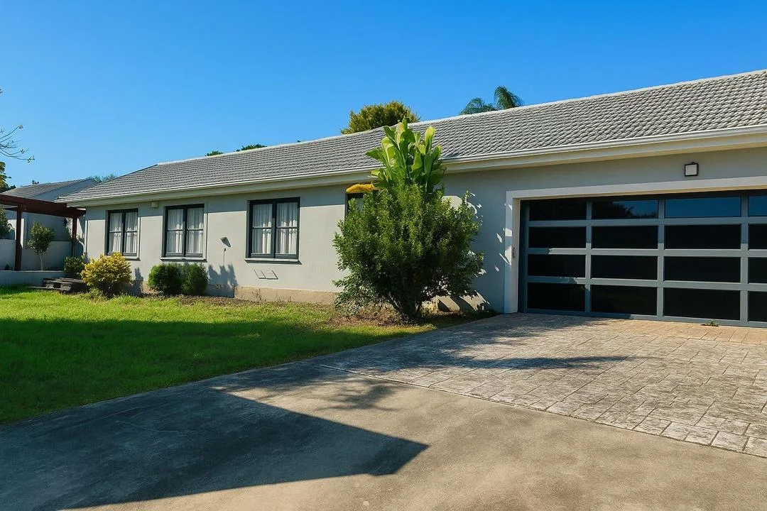 4 Bedroom House to rent in Beacon Bay North