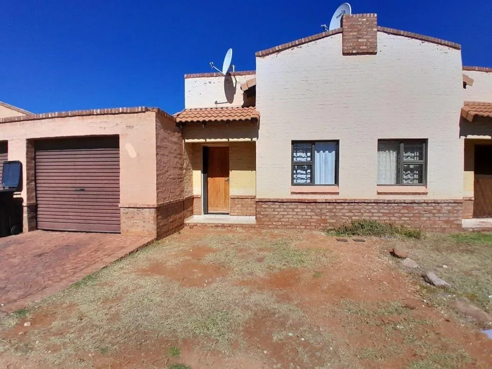 3 Bedroom House for sale in Kathu