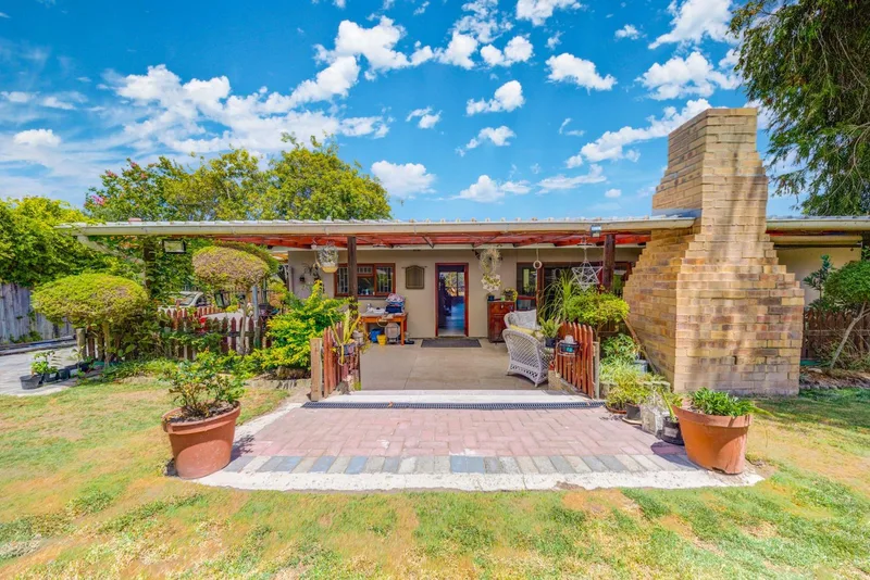 4 Bedroom House in Old Place
