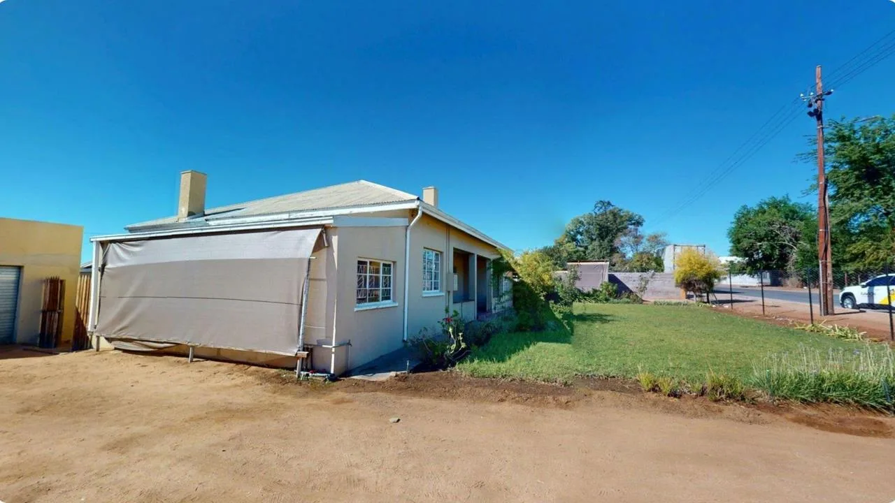 4 Bedroom House for sale in Kakamas