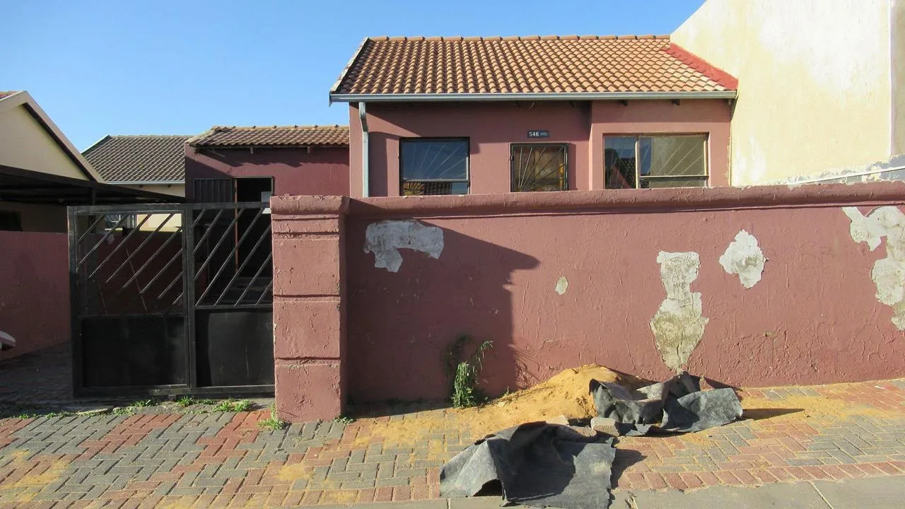 2 Bedroom House for sale in Fleurhof