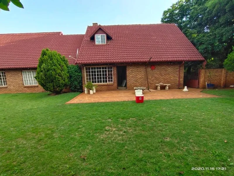 6 Bedroom House to rent in Lakefield