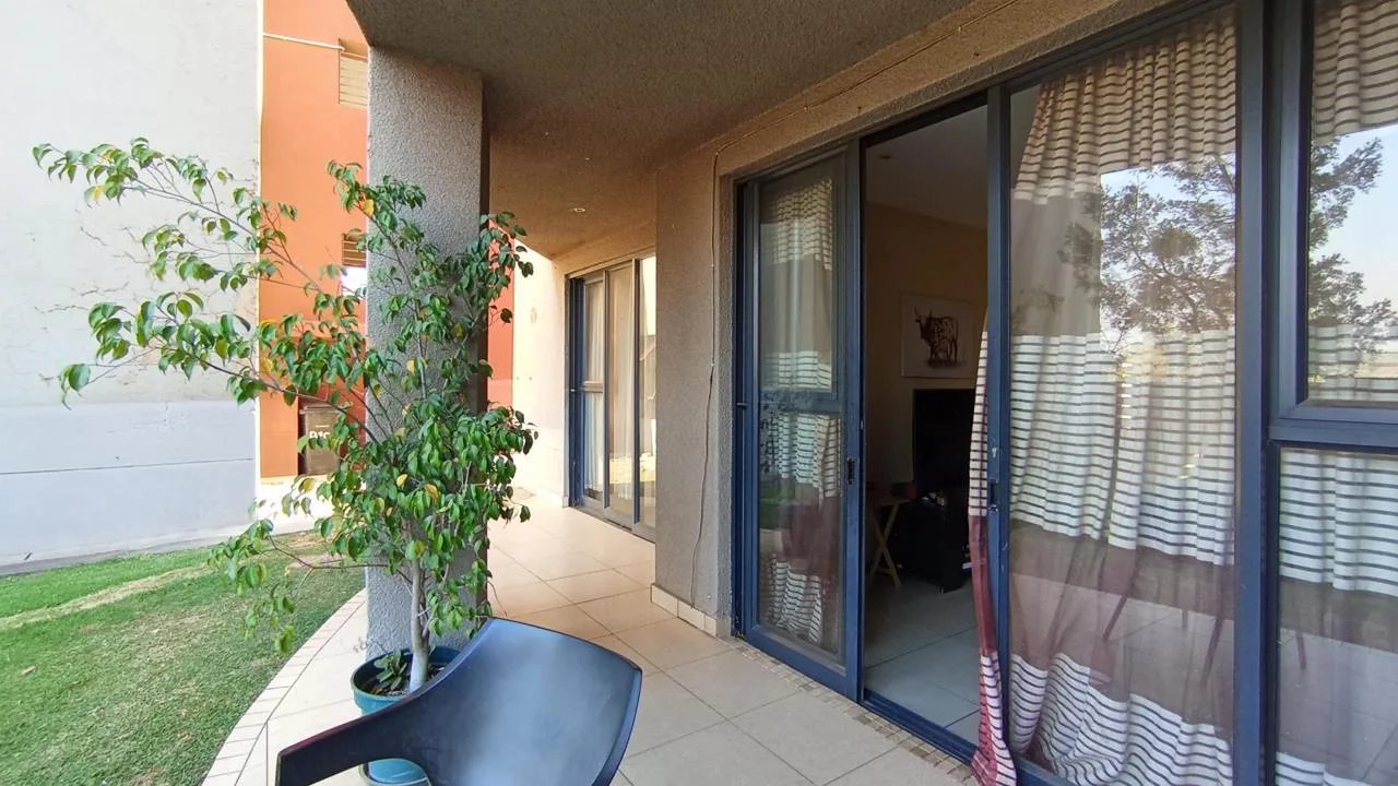 2 Bedroom Apartment / flat for sale in Rooihuiskraal North