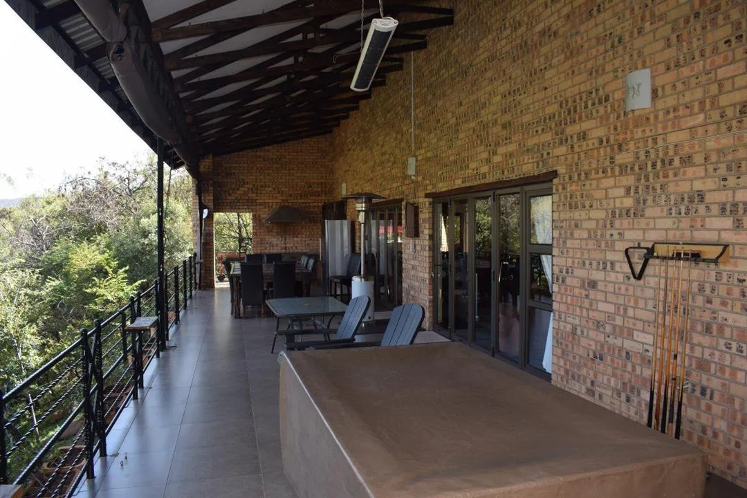 8 Bedroom House for sale in Presidentsrus