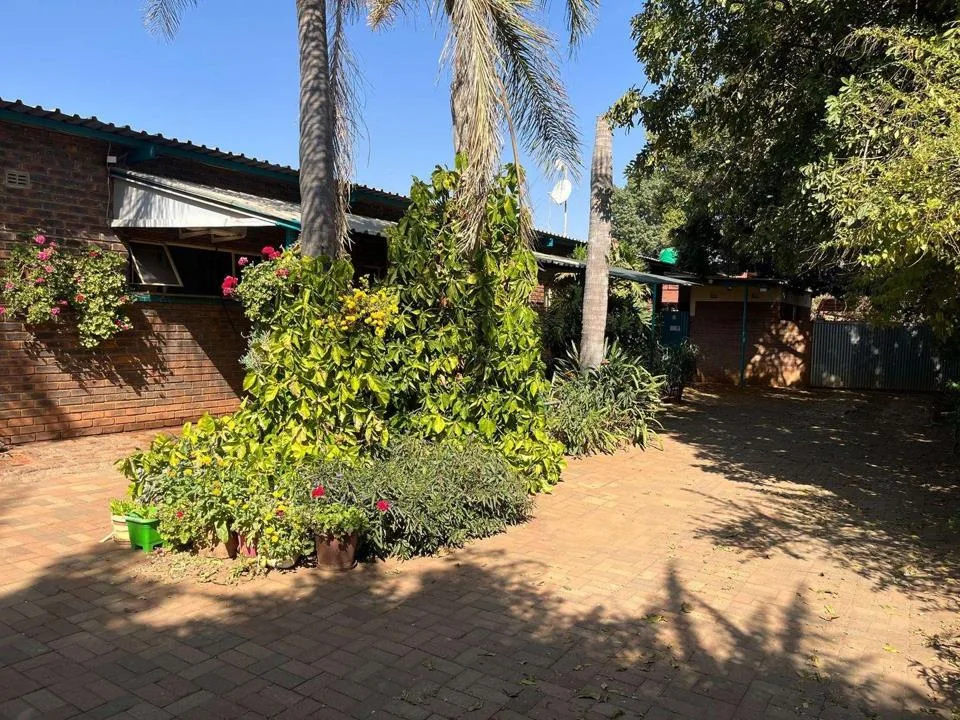 2 Bedroom House for sale in Phola Park