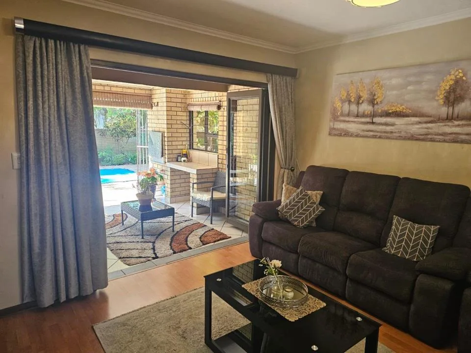 3 Bedroom Townhouse to rent in Meer En See