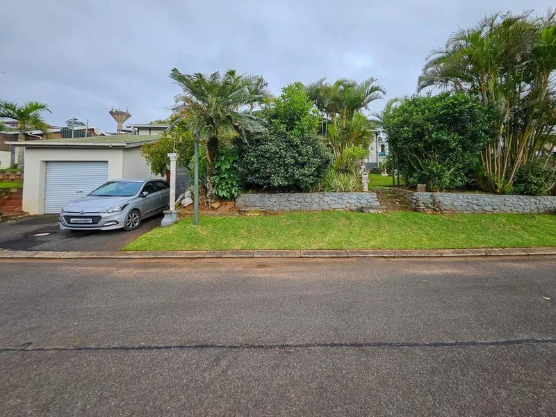 3 Bedroom House for sale in Amanzimtoti