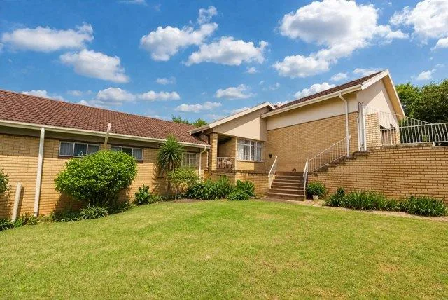 4 Bedroom House for sale in Panorama
