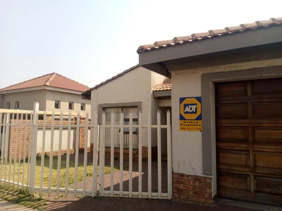3 Bedroom Townhouse for sale in Reyno Ridge
