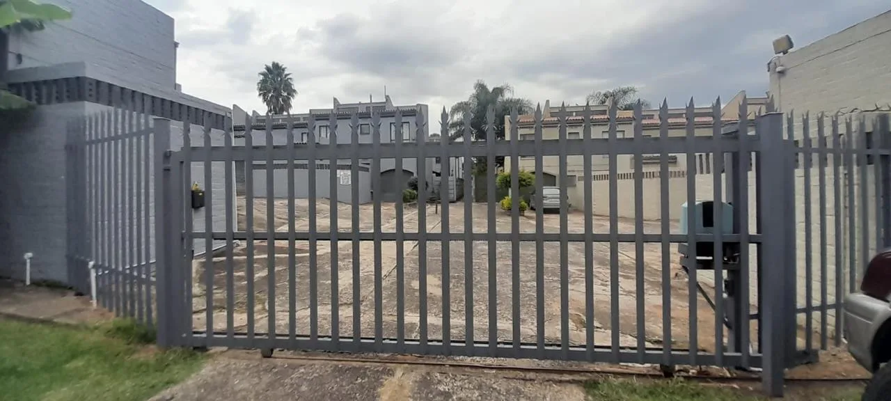 2 Bedroom Apartment / flat to rent in Huttenheights