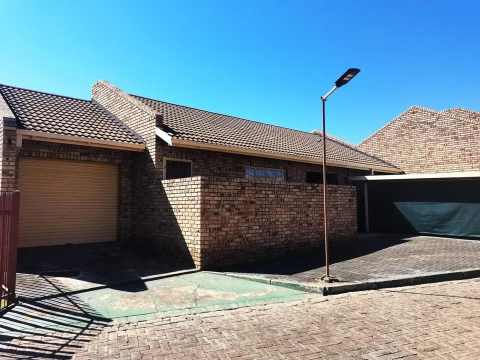 2 Bedroom Townhouse for sale in Parys