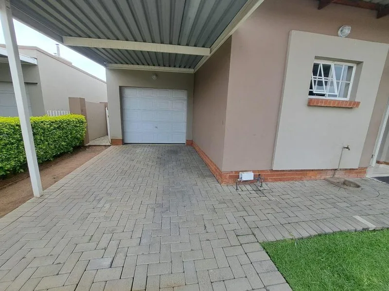 3 Bedroom Townhouse for sale in Waterval East