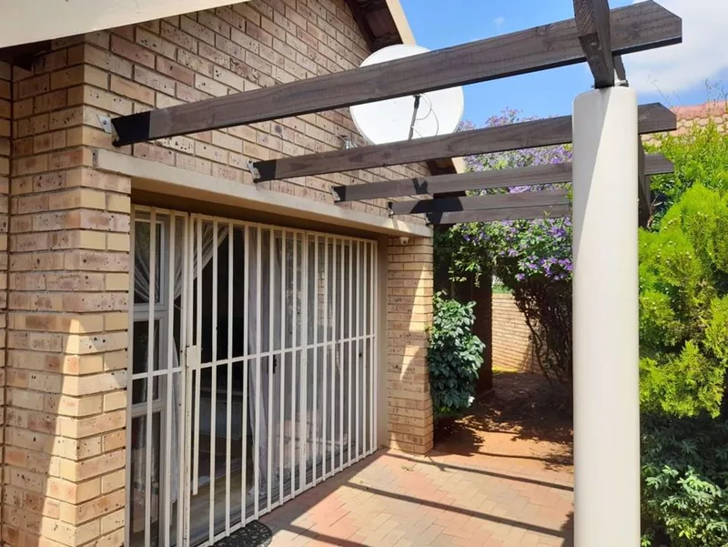 3 Bedroom Townhouse for sale in Langenhovenpark