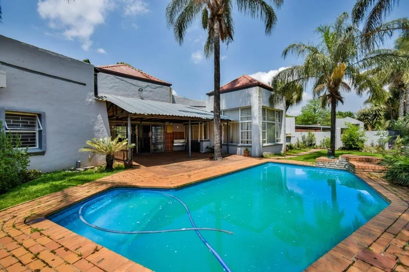 4 Bedroom House for sale in Sinoville