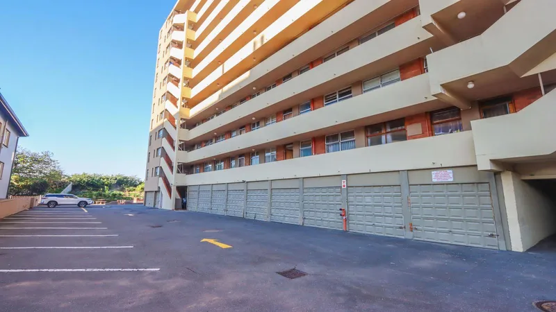 2 Bedroom Apartment in Amanzimtoti