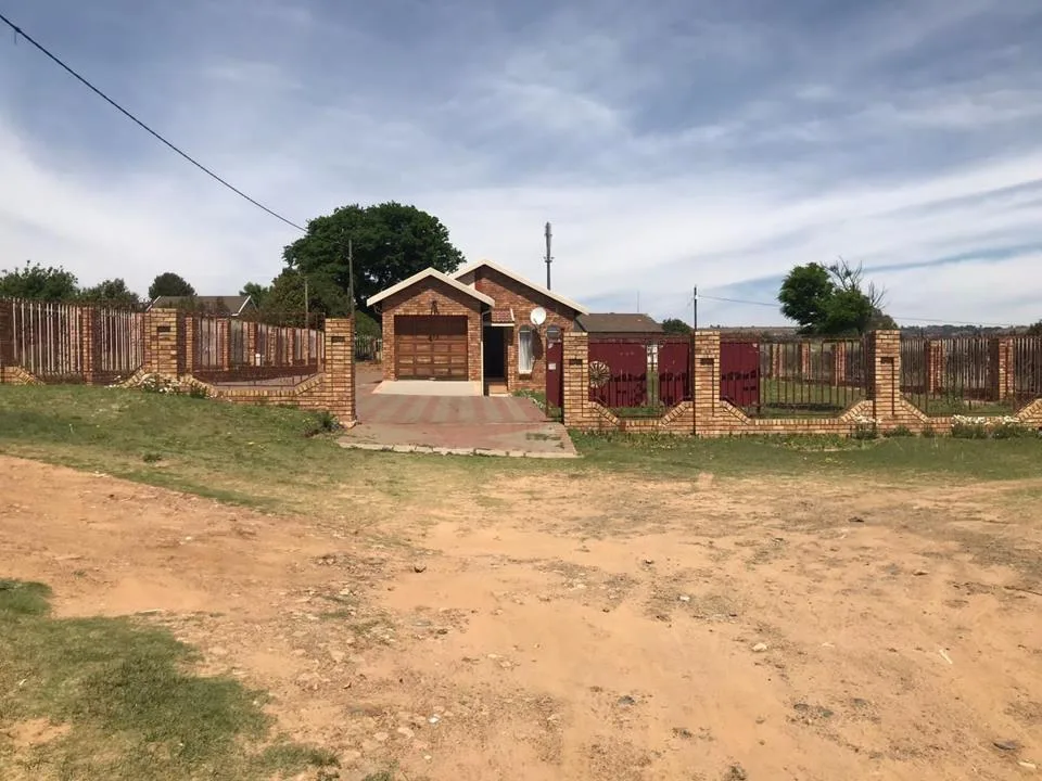 2 Bedroom House for sale in Ladybrand