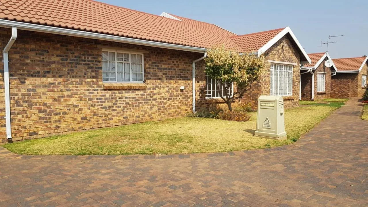2 Bedroom Apartment / flat for sale in Arcon Park