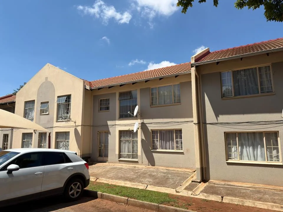 2 Bedroom Apartment / flat for sale in Die Hoewes