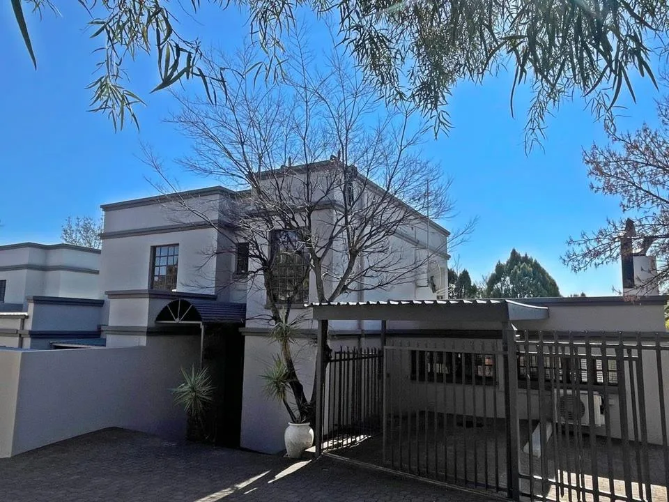 3 Bedroom House for sale in Pentagon Park