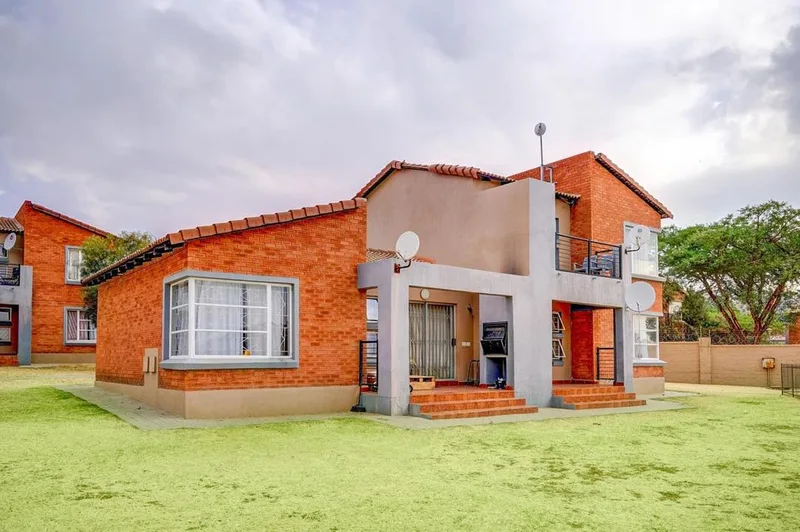 2 Bedroom Apartment / flat for sale in Ruimsig