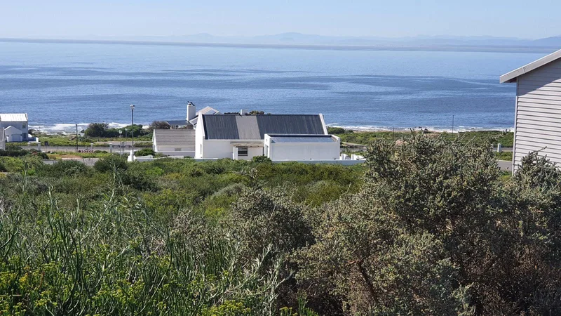 405 m² Land available in St Helena Views