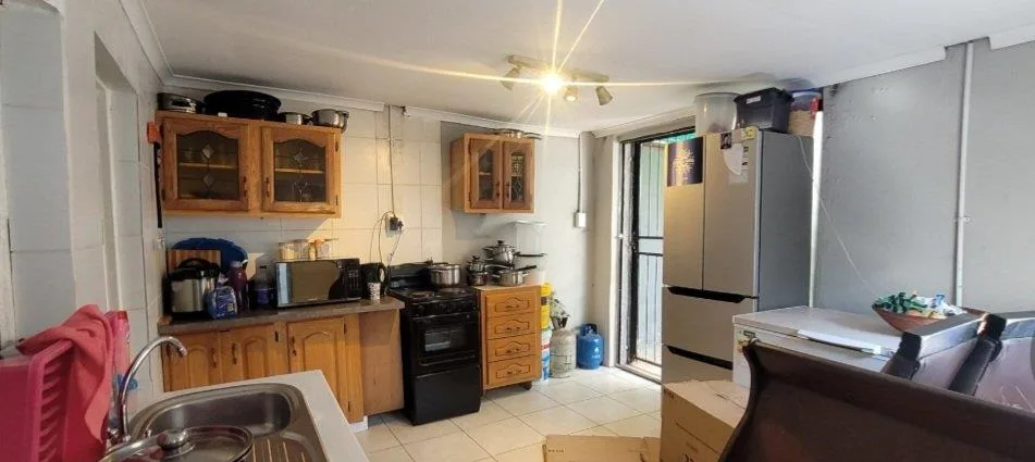 5 Bedroom House for sale in Regents Park