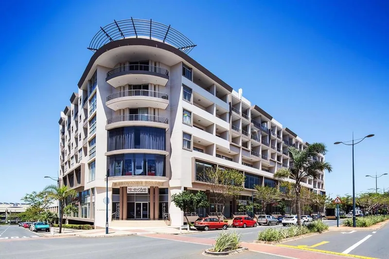 3 Bedroom Apartment / flat to rent in New Town Centre